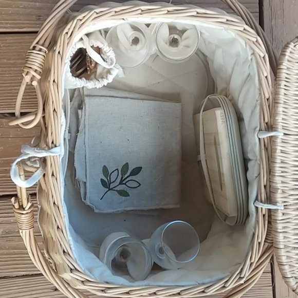 LUXURY ECO PICNIC SET 4 FOUR WINE ENGAGEMENT DATE NIGHT PROPOSAL OAK & OLIVE - Picture 3 of 10